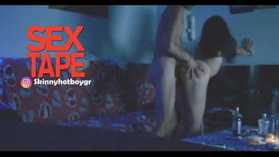 可爱的女学生和她的男朋友